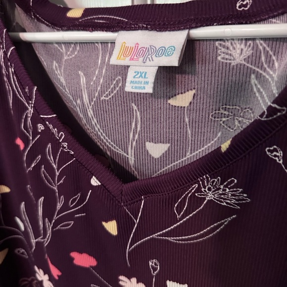 Plum LuLaRoe Elizabeth Tunic - Picture 3 of 5